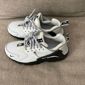 Nike boy shoes. Size 4!